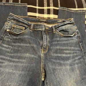 Judy Blue Capri Fit Size 11/30